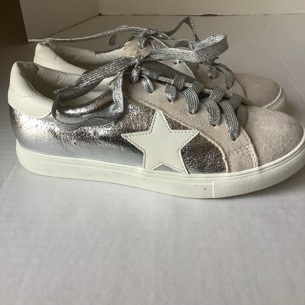Nature Breeze Sneakers Star Silver Size 7.5